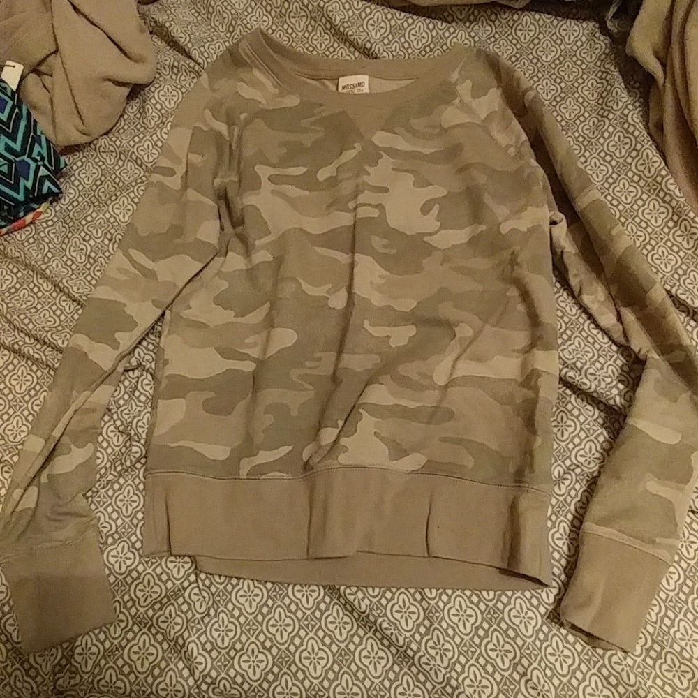 Camo sweatshirt